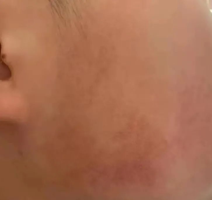 女生面对男生脸红和不知所措,女孩子遇到自己喜欢的人脸红