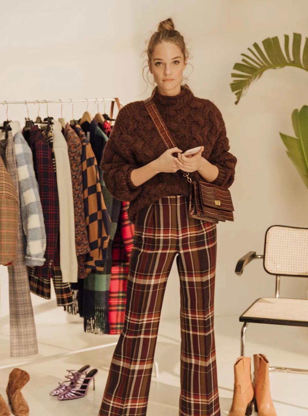 宽松毛衣怎么搭配带图案,宽松的毛衣怎么搭配外套