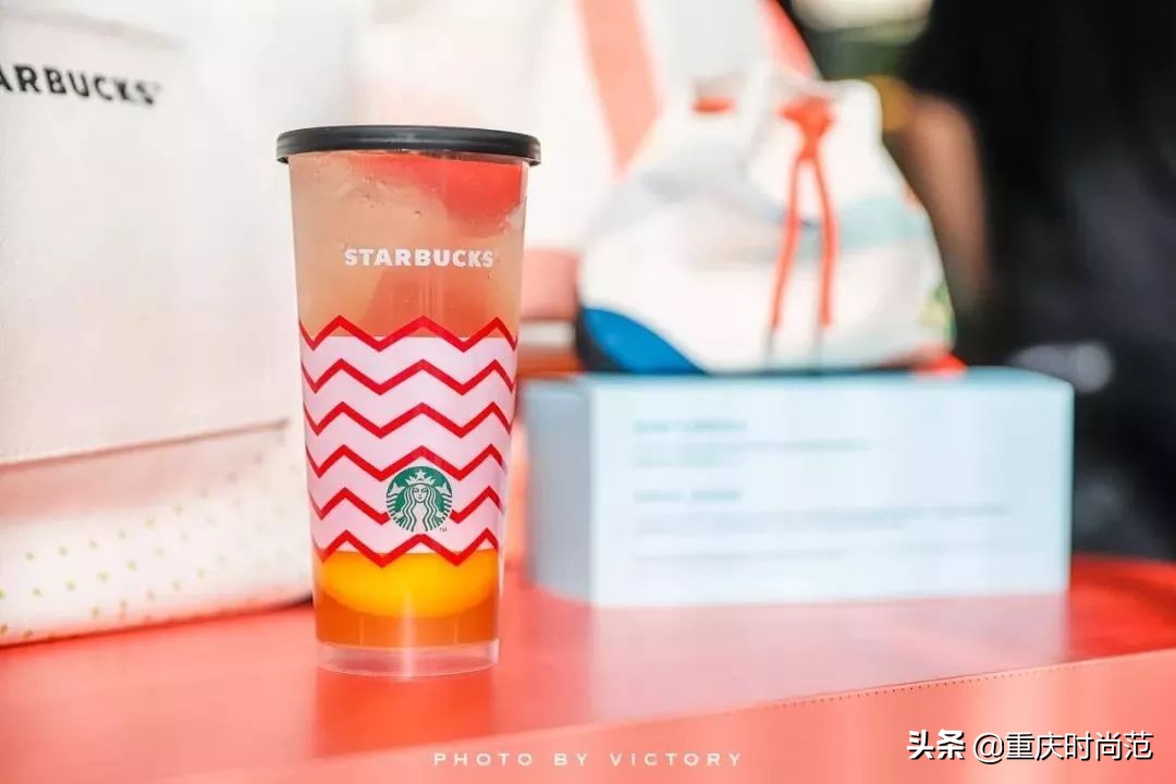 重庆月光之城星巴克,重庆最大的星巴克在哪里