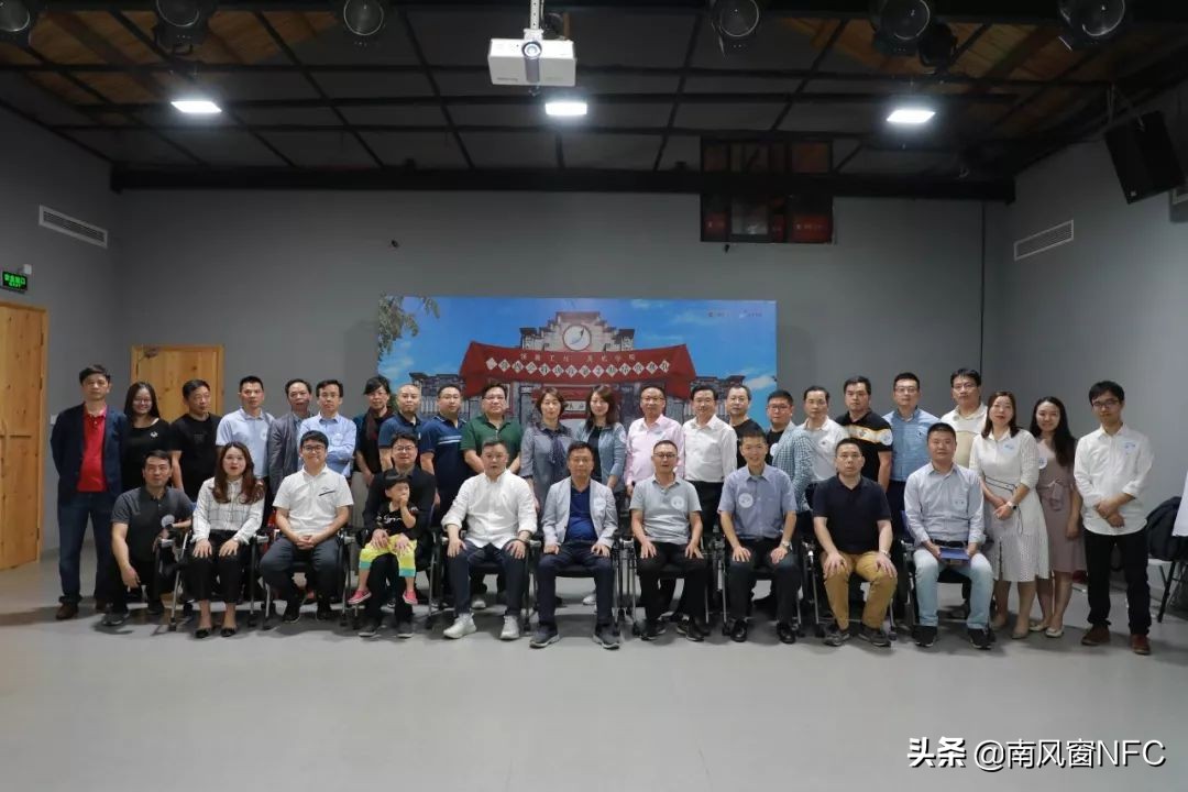 很多企业老板只用现金,很多老板都是拿命在赚钱