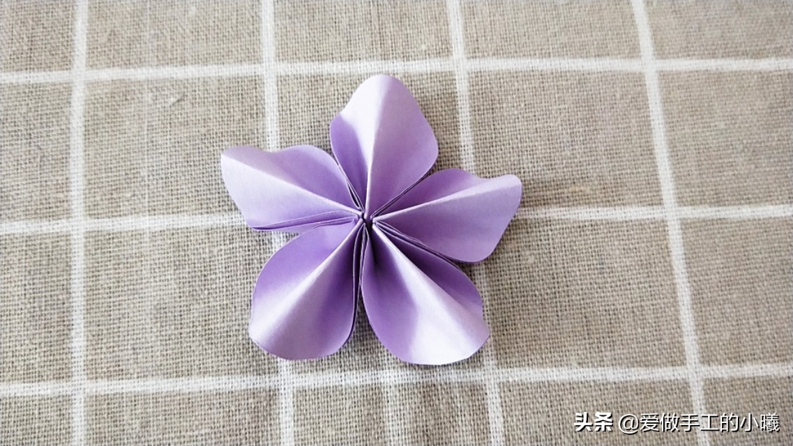 简单又好看的小花折纸教程,折简单又可爱的小花折纸教程