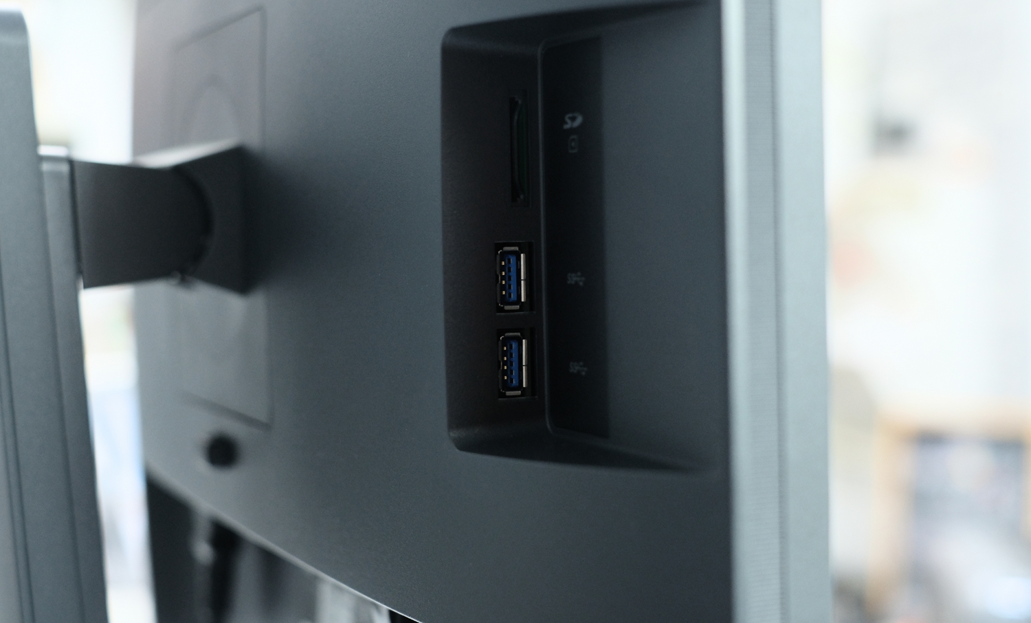 明基显示器sw240怎么调到最佳,明基sw240显示器漏光要不要紧