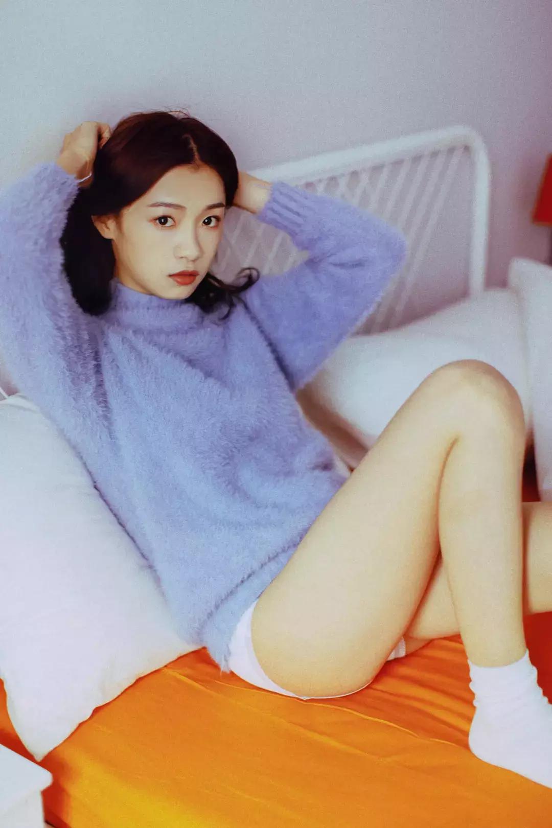 如何居家拍出自然写真照 (在家自己怎么拍出好看的照片写真)