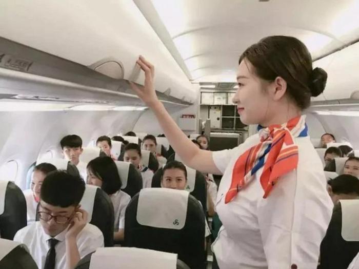 一般的空姐一年有多少收入,空姐上班2年赚500万