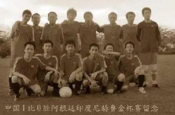 本该严肃的场合经常忍不住笑,本来是严肃的事情结果变成了笑料