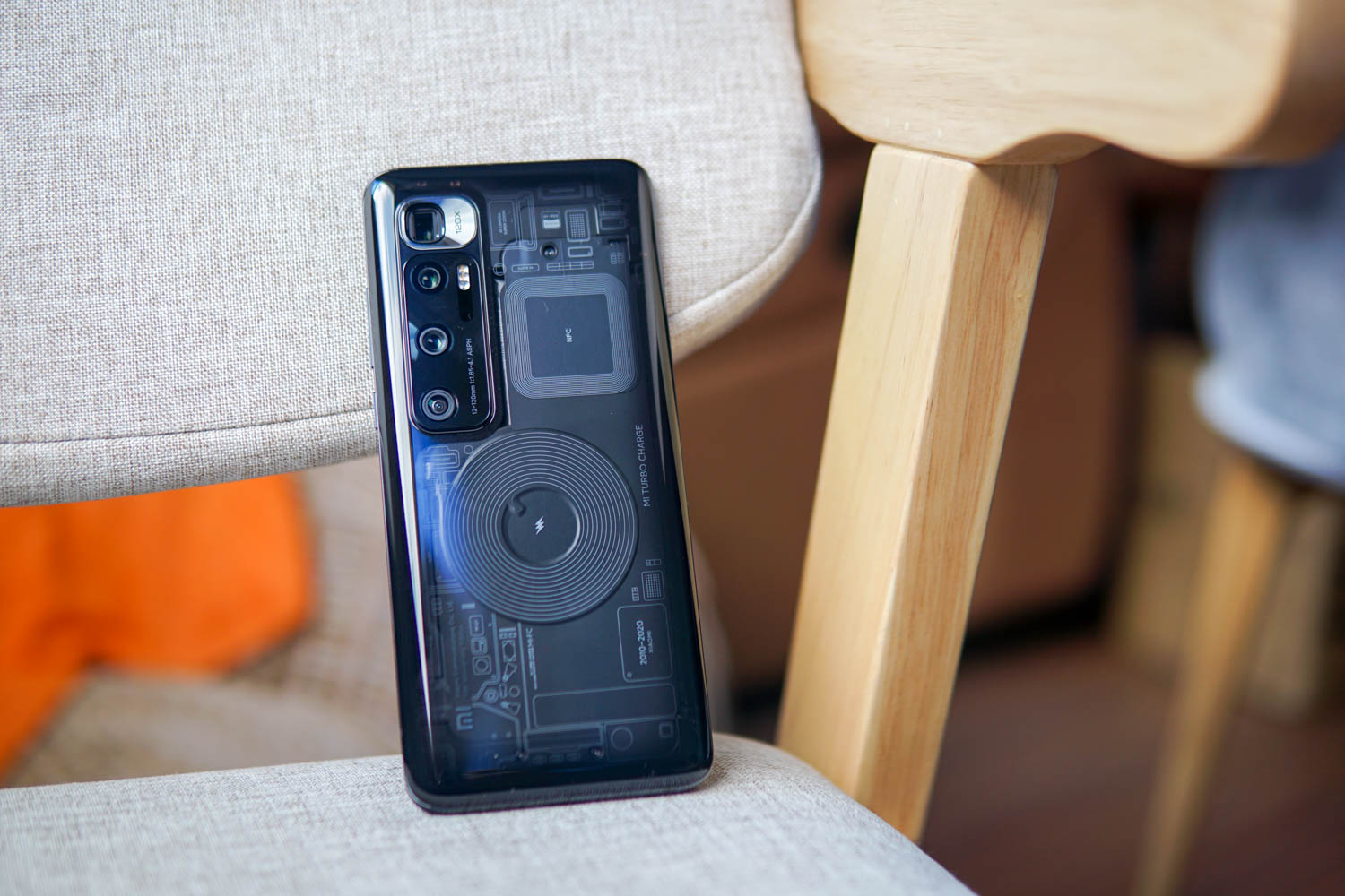 4999的华为mate40值得购买吗,小米10至尊纪念版对比华为mate40