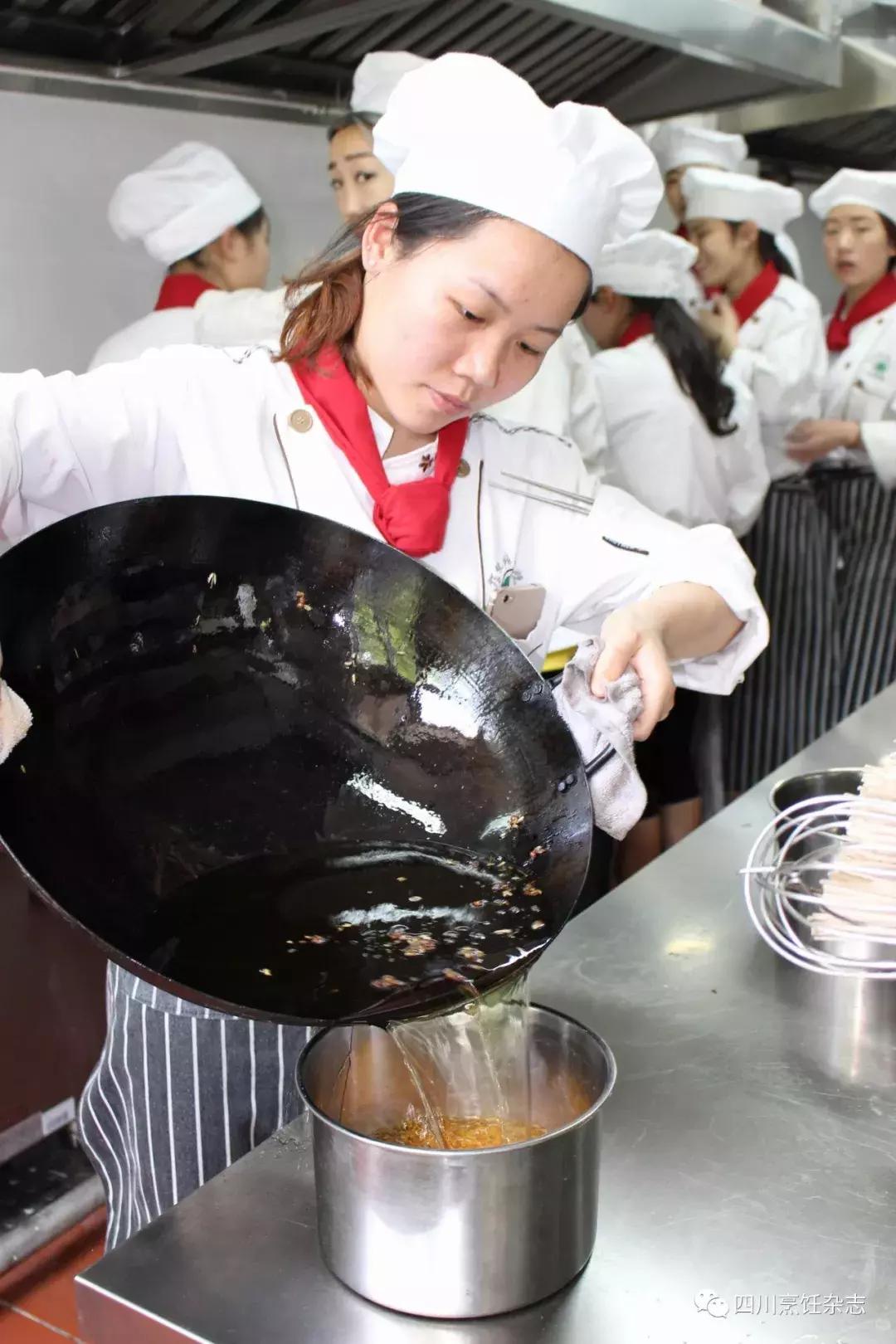 辣椒红油如何炼制,四川泸州古蔺的油辣椒怎么做