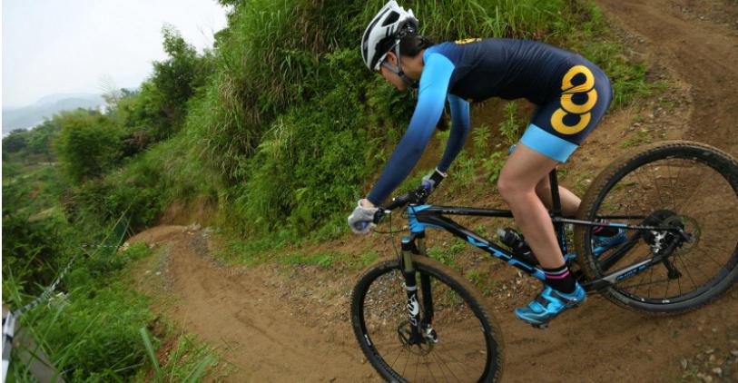 山地车骑行技巧下楼梯,公路单车骑行方法