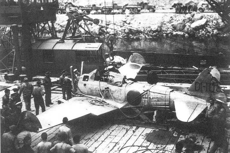 中途岛海战无处降落的零式战机 (中途岛海战日本出动零式飞机)