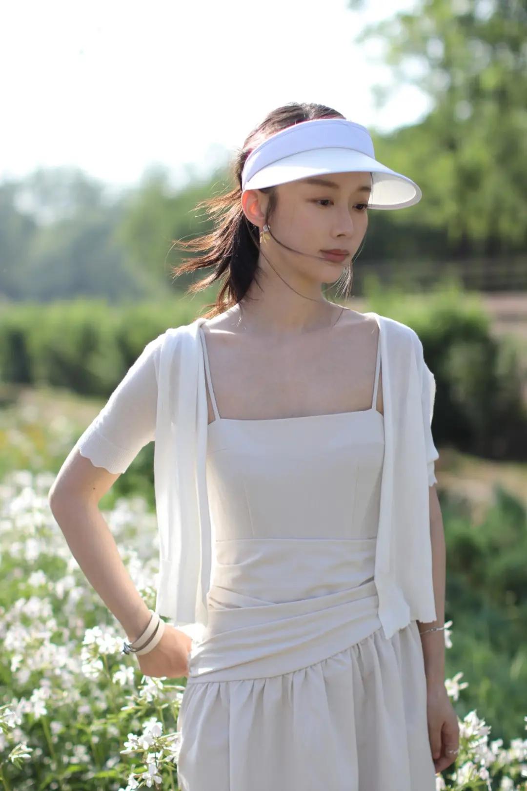 不穿文胸戴胸贴？女博士一年卖出五万对，男女老少都爱用