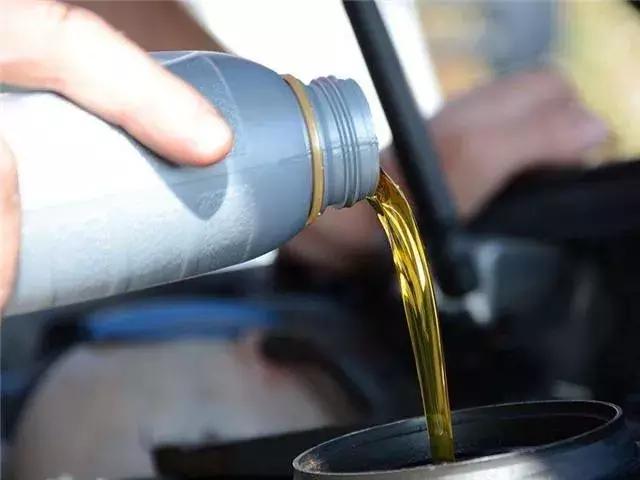 机油进水导致启动困难,机油进水了还能开多久