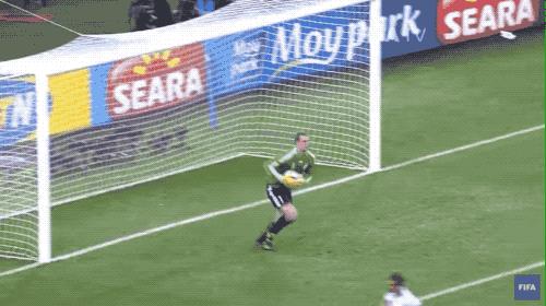 不懂物理的裁判造成世界杯经典冤案，物理学家发现了球的奇特运动