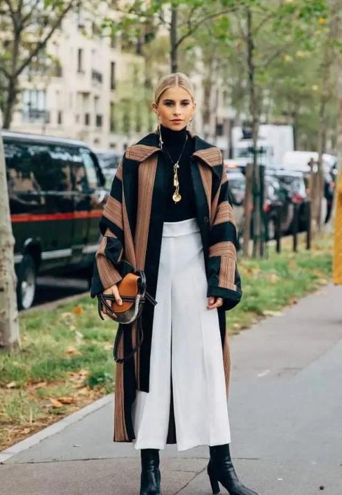 适合穿长靴子的冬天穿搭,今年秋冬这样穿轻松显高又藏肉