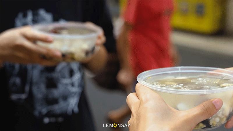 “就卖10块，难怪凌晨2点还满座”