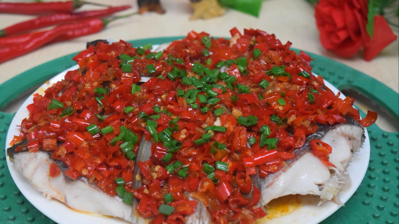 三文鱼鱼头怎么做好吃又营养,大鱼头怎么做好吃又简单又营养