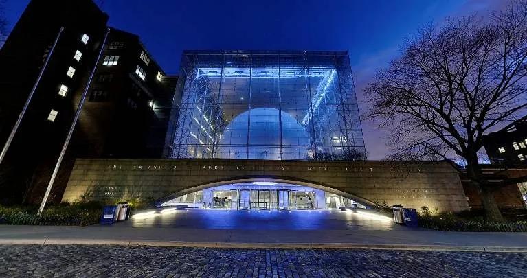 他一个发明救了10亿人，拒绝乔布斯4个亿，可他其实更贪心