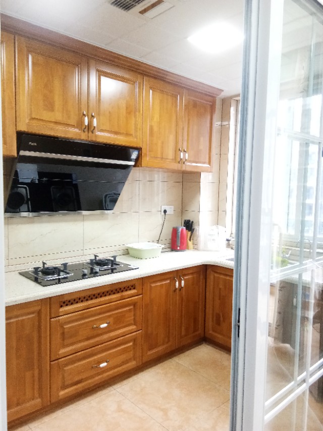 实木打柜子刷什么油漆好,柜子喷漆和刷漆区别效果图片