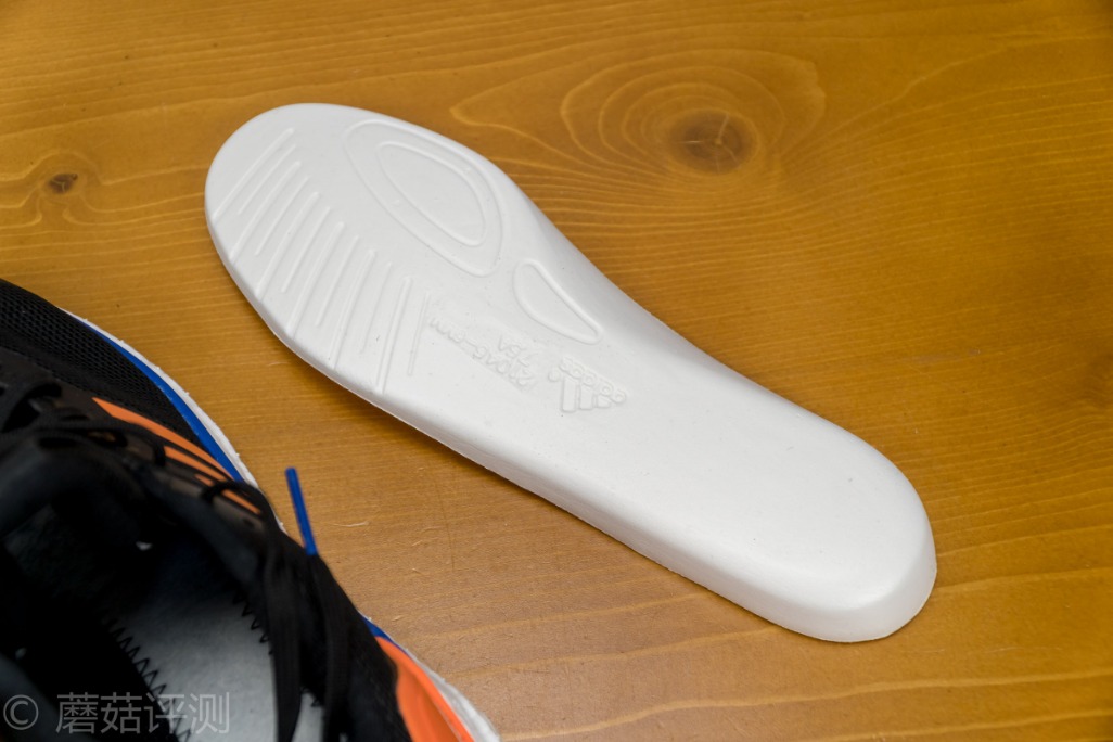 阿迪ultraboost22黑蓝,阿迪supernova和ultraboost