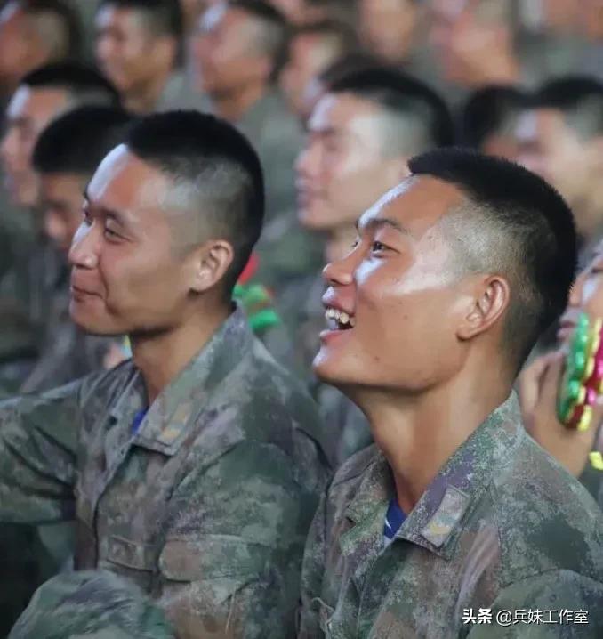 武警新型作战靴,新型作战靴