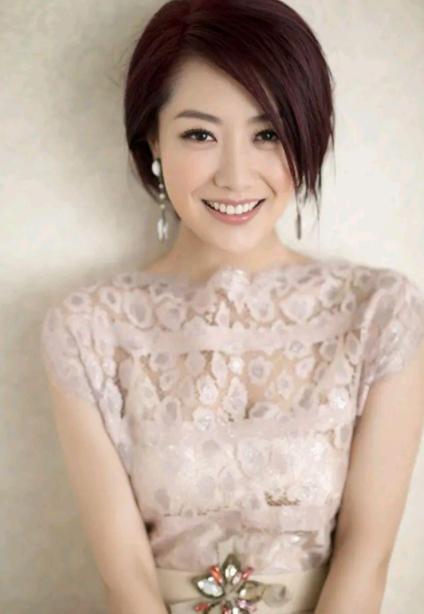 从玉漱到萧美娘,背靠资源难“翻红”的*冰白**:当红隐退后悔了吗?