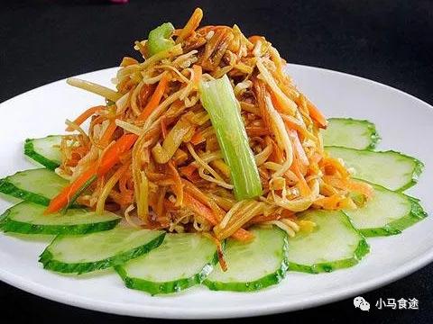 适合夏天吃的蔬菜的菜谱,色香味俱全的东北凉拌菜老虎菜