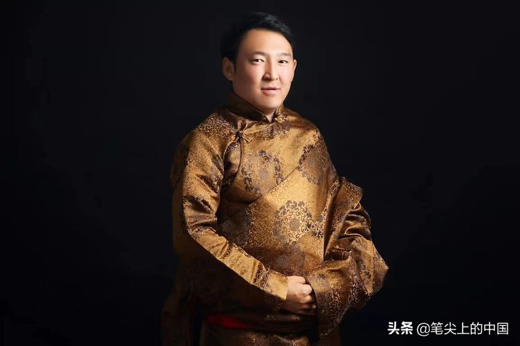 笔尖上的中国——当代艺术家唐卡传承人维玛扎西