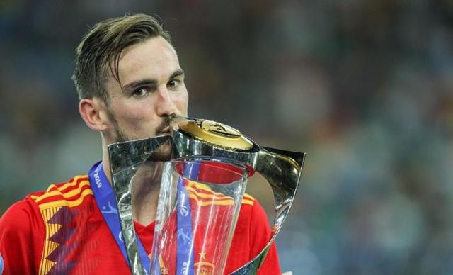 足球对球星的保护规则,足球规则中有阻挡吗