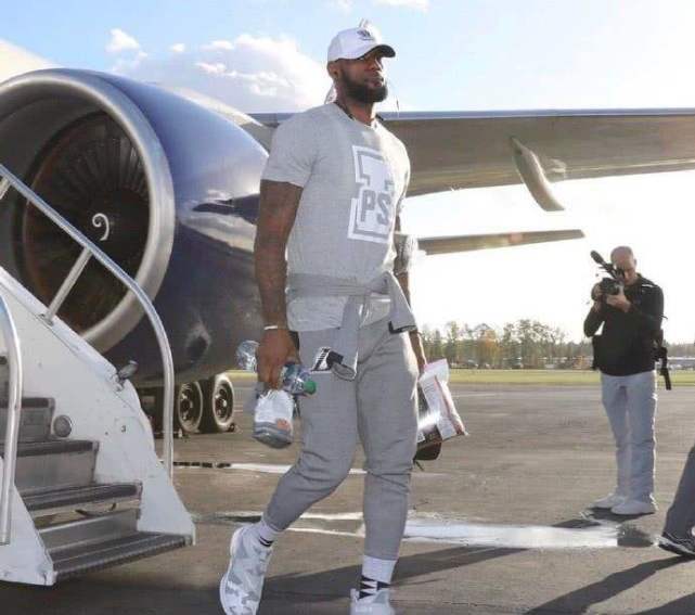 乔丹的飞机，詹姆斯的飞机，杜兰特的飞机，没有对比就没有伤害