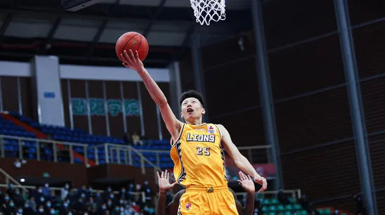 赵岩昊辟谣加盟北京首钢男篮,赵岩昊续约