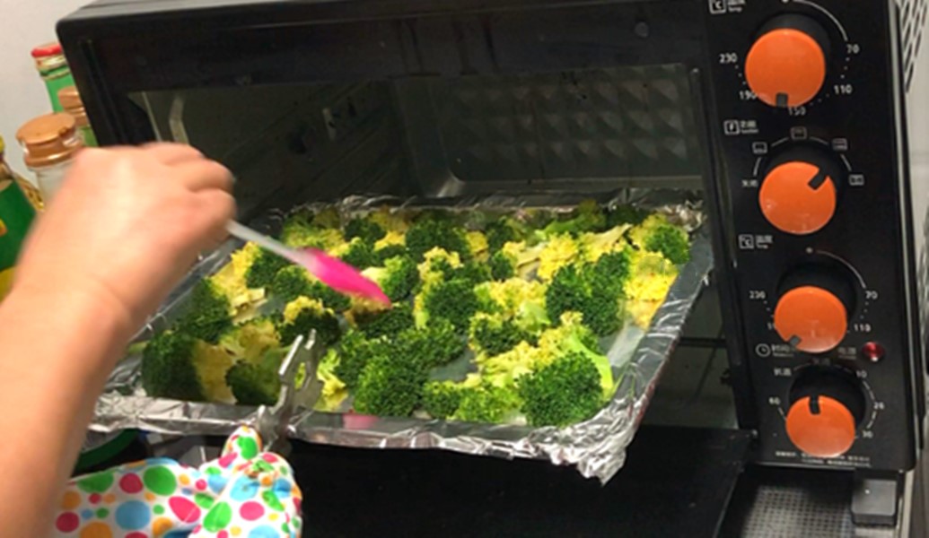 西兰花千万别只用清水洗,西兰花直接用清水洗就错了