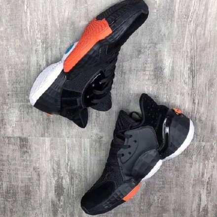 李宁反伍一代vs驭帅13,李宁反伍二代和李宁全城8