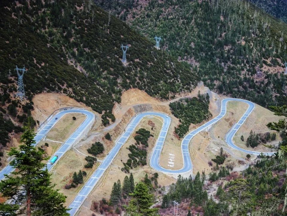 来一趟稻城亚丁，才不负最美人间四月天