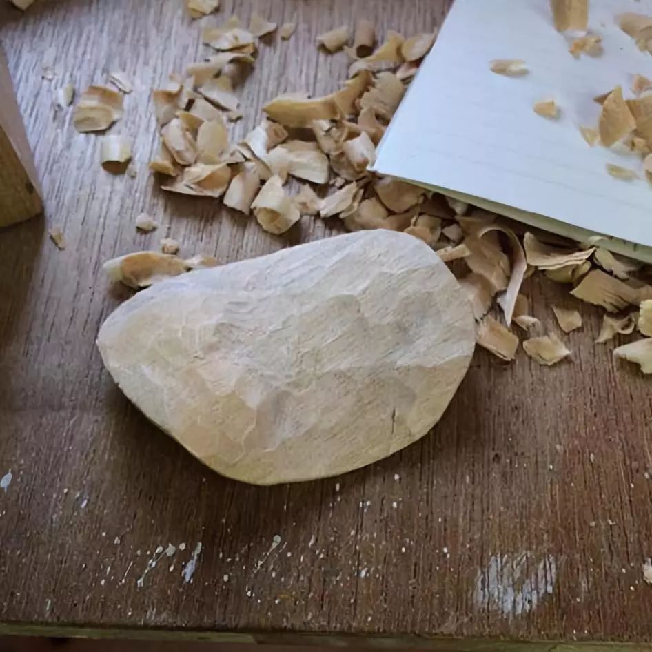 木雕成品制作视频,怎么样做逼真的木雕苹果