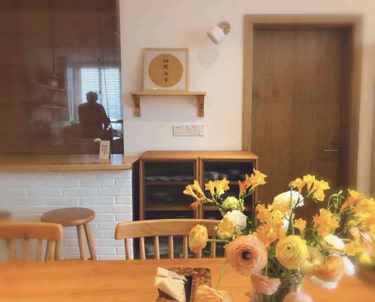 70平两室小户型，原木色的日式小清新，让家更温馨