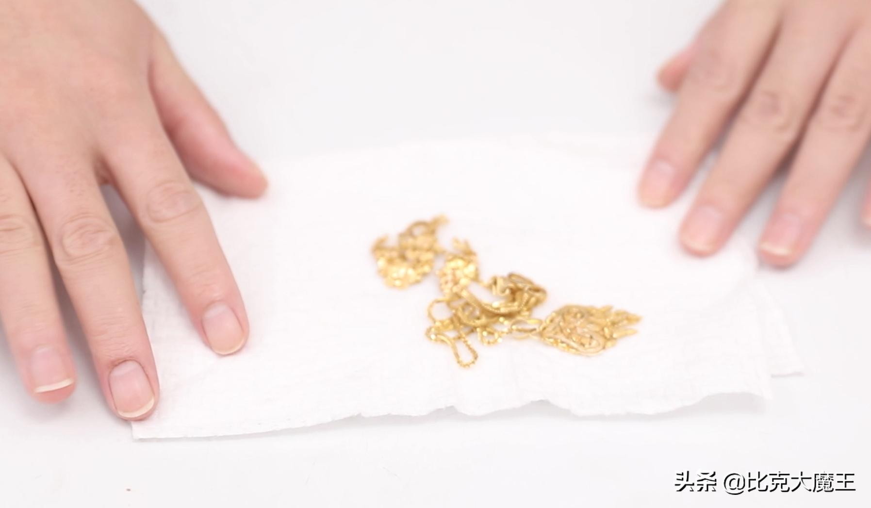 金首饰的正确清洗技巧,金首饰长期佩戴如何去污