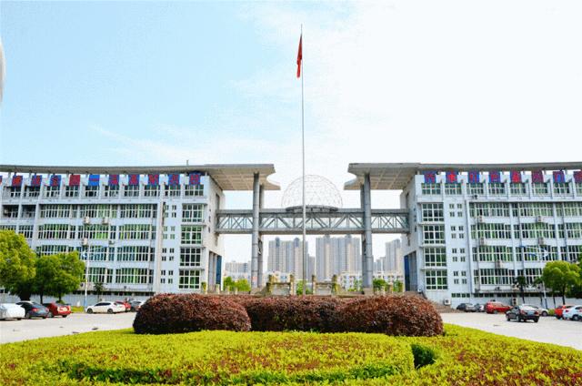 厉害了我的大学！100张图告诉你，有一种青春叫瑶湖高校！