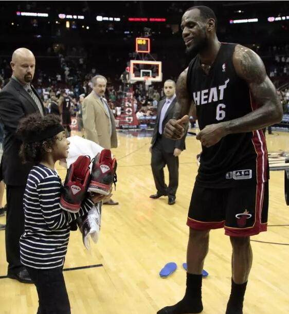 nba球星鞋垫最贵,nba球星上脚的鞋哪双最有性价比