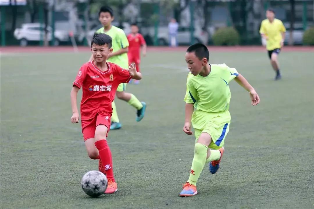 鎴戠殑瓒崇悆姊﹀畧闂ㄥ憳浣滄枃,瓒崇悆瀹堥棬鍛樼殑姊︽兂