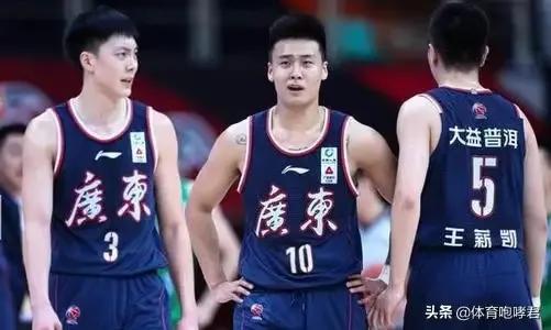 全运会男篮决赛张镇麟,打完比赛采访张镇麟