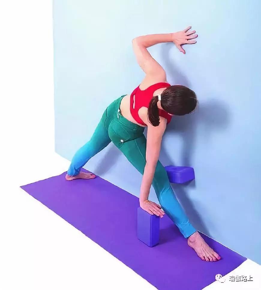 瑜伽改善o型腿的私教训练方法,瑜伽矫正o型腿私教视频