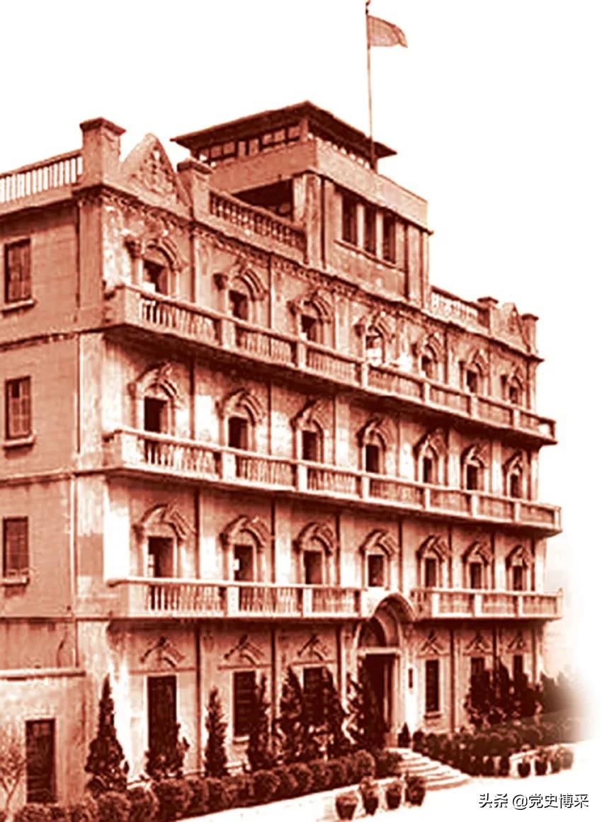 周恩来审阅南昌起义领导人排名时，将贺龙的名字排在了*德朱**之前