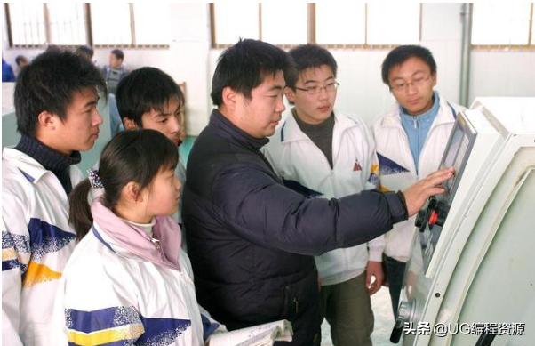 把孩子送到技校,工厂数控学徒能学到吗