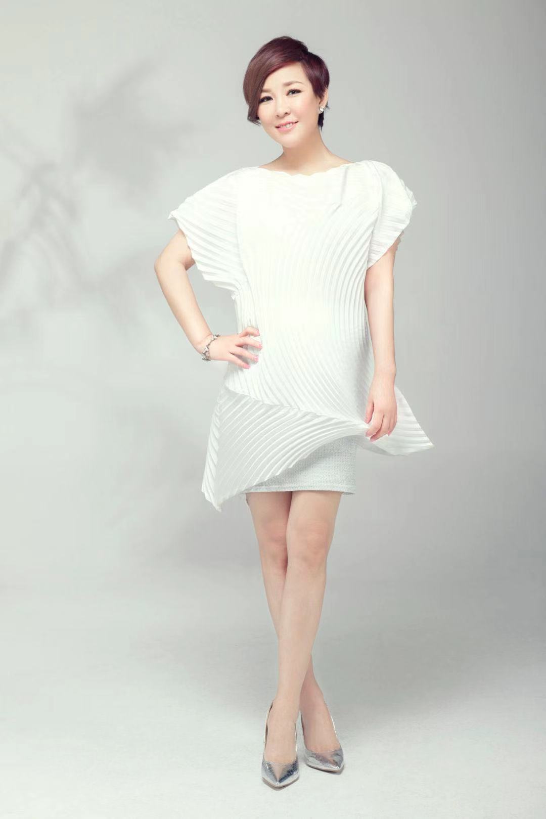 李静创业故事视频播放,李静谈女强人的心酸