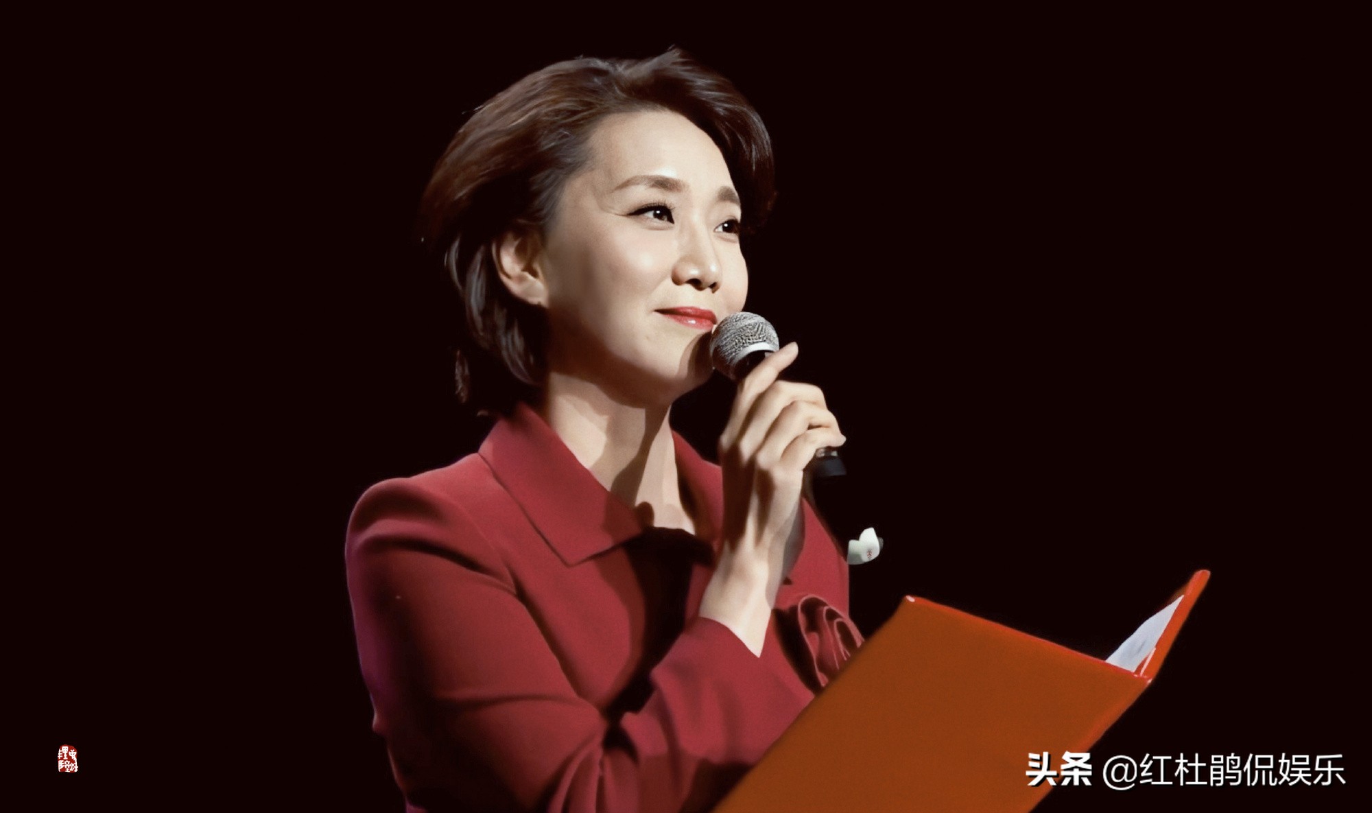 58岁央视李修平生活近照,李修平穿西装近照图片