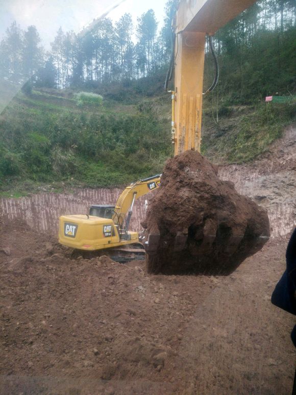 自学挖掘机可以上岗吗,想学挖掘机咋找师傅培训
