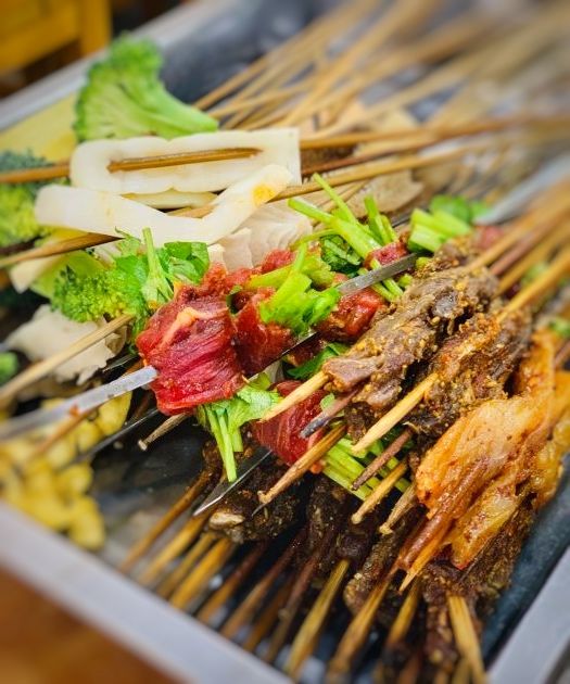 藏着人间烟火气的麻辣烫老店,麻辣烫特别好吃的一家