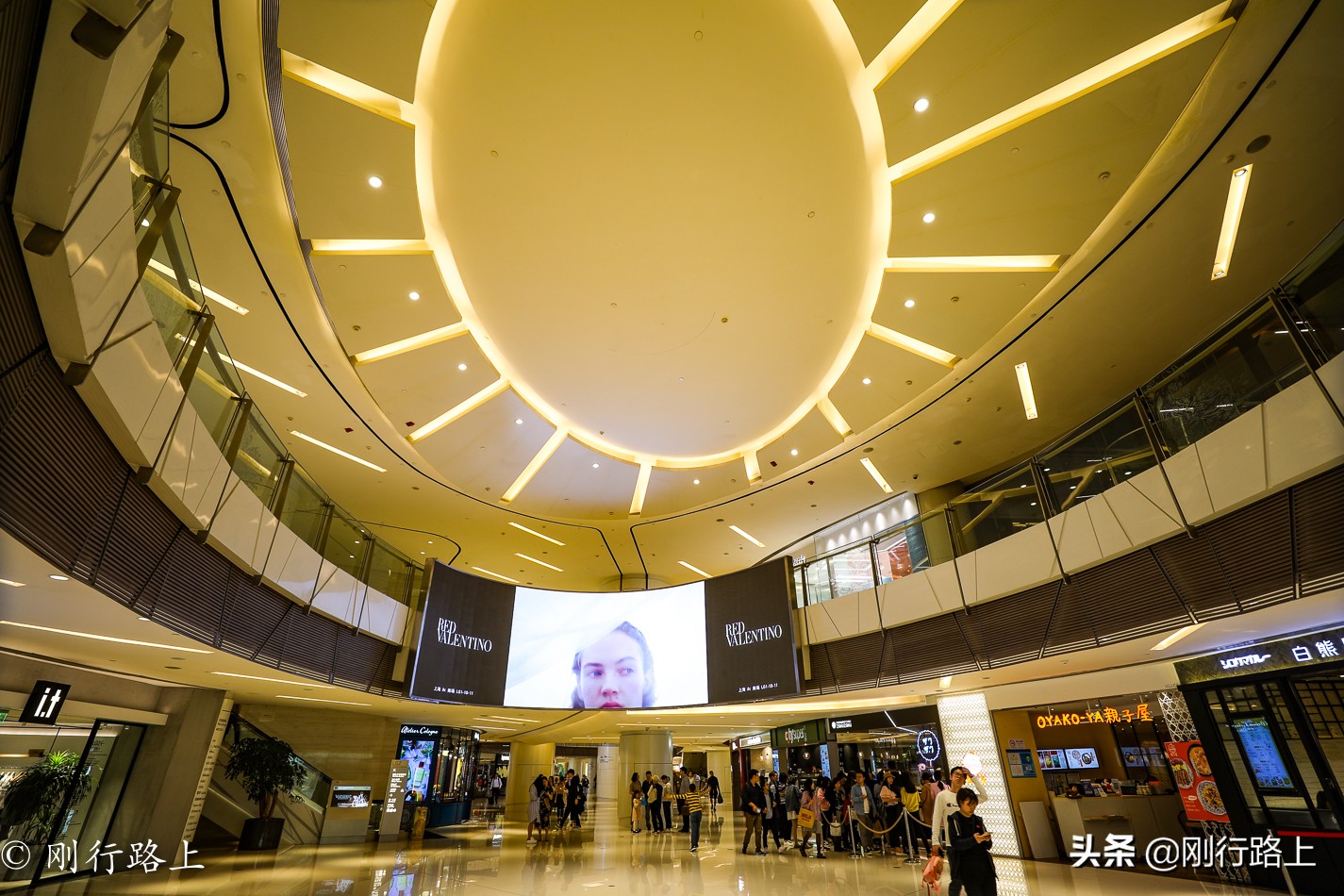 站在最高点看上海夜景,魔都上海金融中心