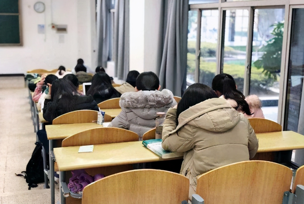 大学英语四六级有多重要?不仅证书含金量高,还影响就业