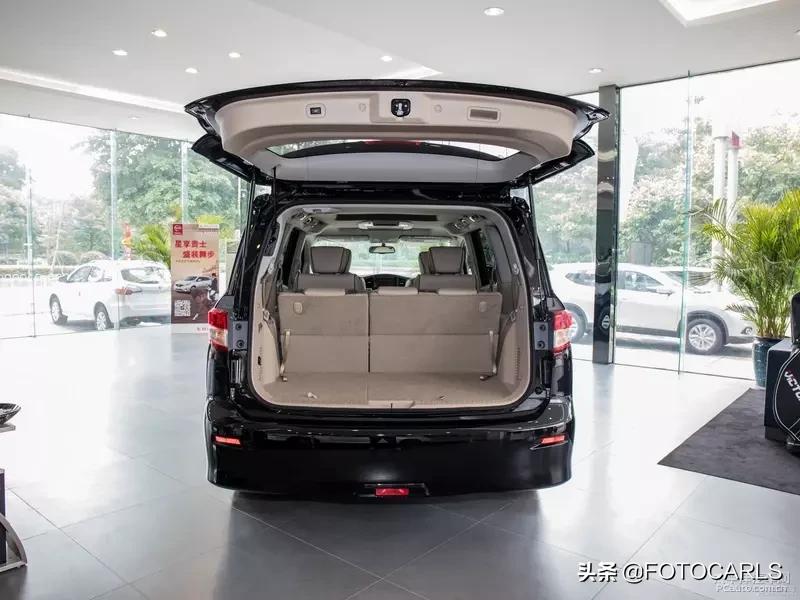 日产贵士3.5LSL实拍，比丰田埃尔法厚道，性价比超高豪华7座MPV