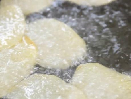 炸薯片怎么做才会酥脆不软,炸薯片怎么炸又香又脆又好吃